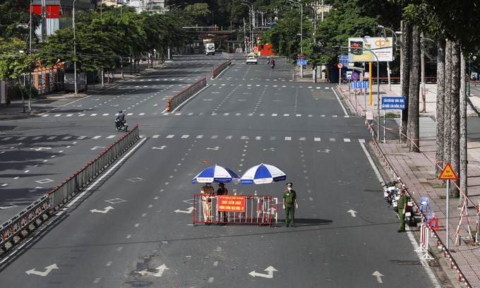 Контрольно-пропускной пункт Covid-19 на улице Хоанг Минь Джам района Фу Нхуан, Хошимин, 23 августа 2021 года. Фото: VnExpress